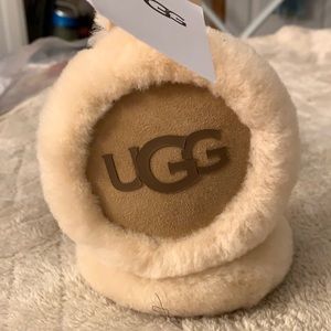 UGG~ Earmuffs- Style 18706 ~ NEW!!
